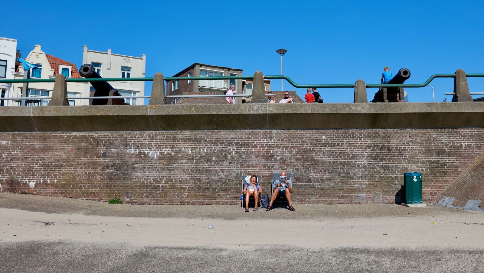 Conversations by the Wall