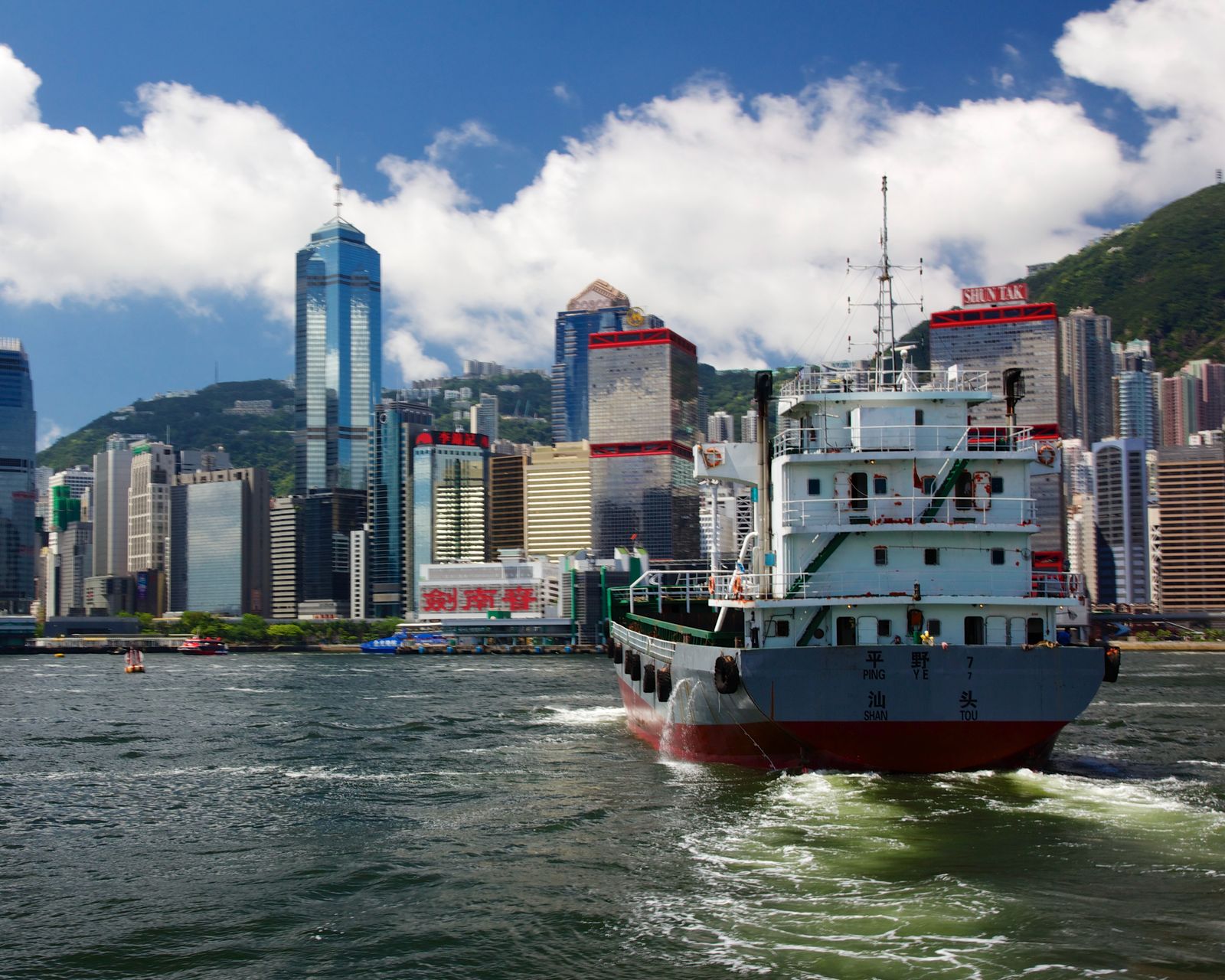 City’s Watery Embrace